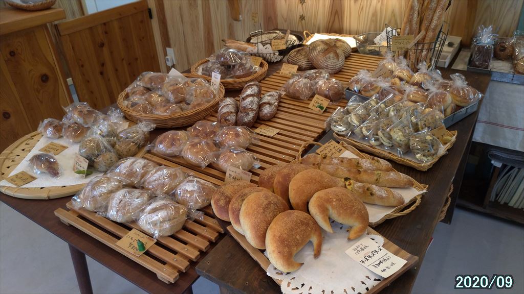 えこのウマ飯食べ歩き日記 :: こんがりパン屋さん [その他地域][カフェ 